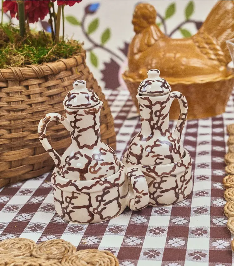 Spongeware Oil & Vinegar Set - Image 4